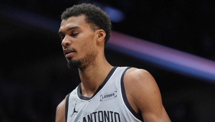 williamhill-华子23分准绝杀森林狼19分逆转马刺 文班29+7戈贝尔6恶犯将禁赛